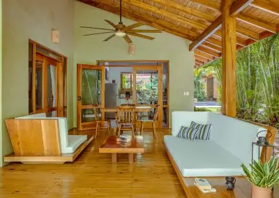 Two-bedroom villa with ocean view in Santa Teresa
